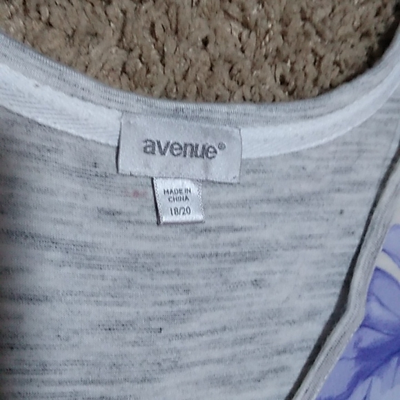 Women's plus size multicolor Avenue short sleeves top size 18/20 - Picture 2 of 6